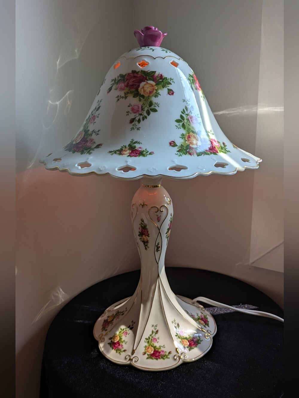Royal Albert Old Country Rose 16" Table Lamp Vintage 1962